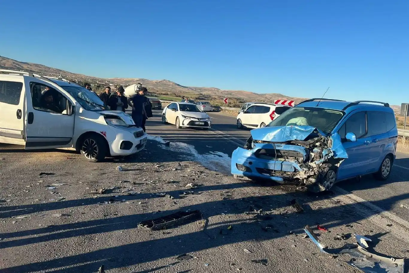 Elazığ’da iki hafif ticari araç çarpıştı: 1 yaralı Elazığ’da iki hafif ticari araç çarpıştı: 1 yaralı