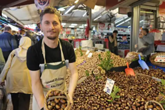 Kış aylarının vazgeçilmez lezzeti kestane, tezgahlarda yerini aldı