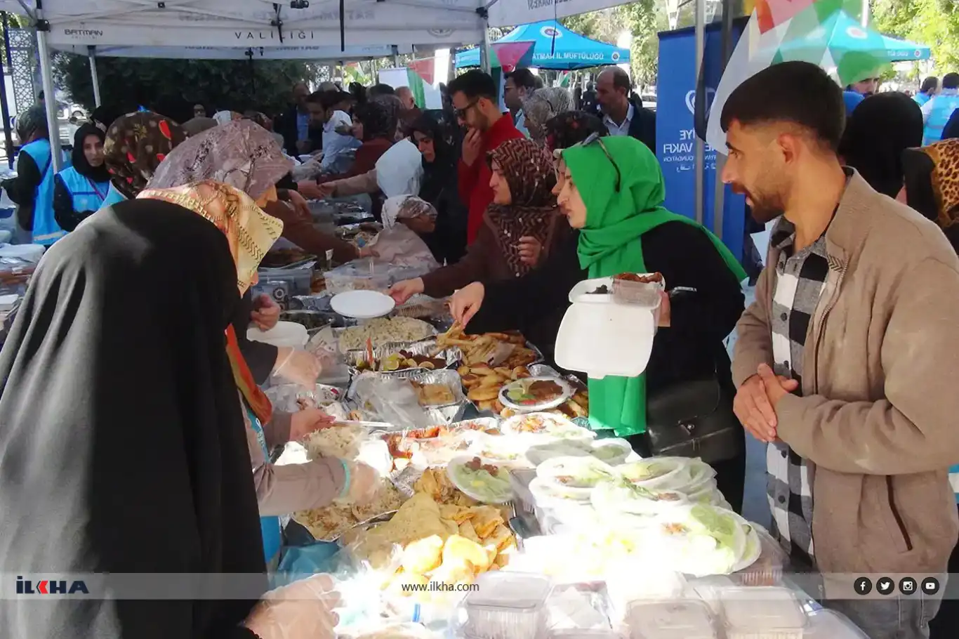 رئاسة الشؤون الدينية التركية تنظم سوقاً خيرياً في ولاية باتمان  من أجل غزة رئاسة الشؤون الدينية التركية تنظم سوقاً خيرياً في ولاية باتمان  من أجل غزة