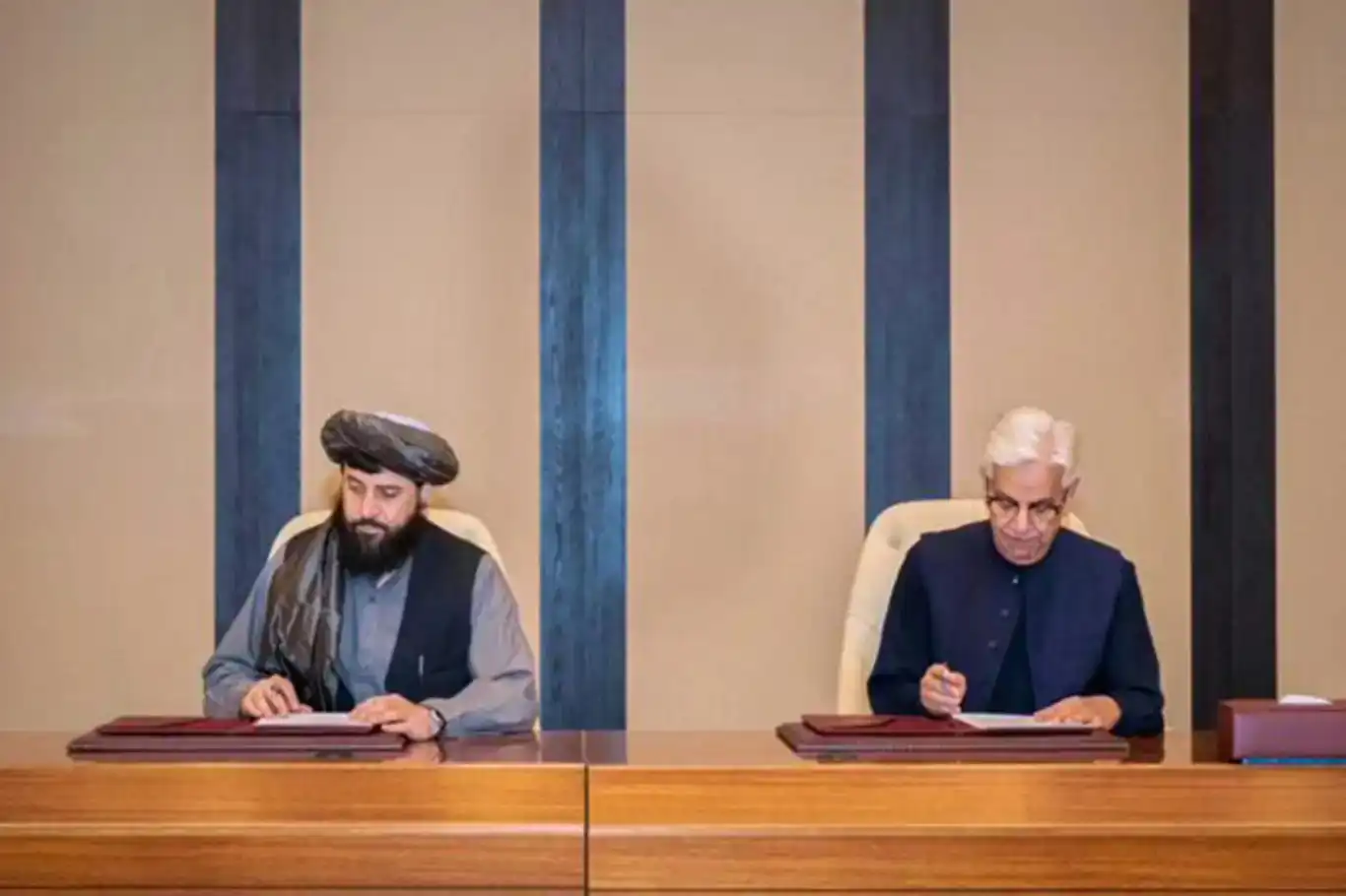 تصمیم ادامه آتش بس از افغانستان و پاکستان تصمیم ادامه آتش بس از افغانستان و پاکستان