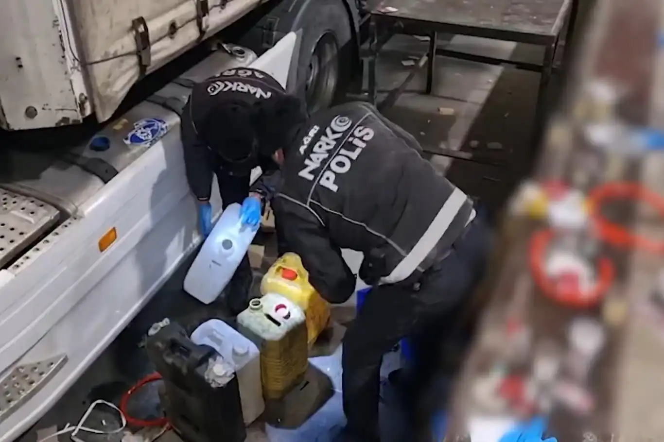 Ağrı'da tırlarda 761 kilo uyuşturucu maddesi ele geçirildi Ağrı'da tırlarda 761 kilo uyuşturucu maddesi ele geçirildi