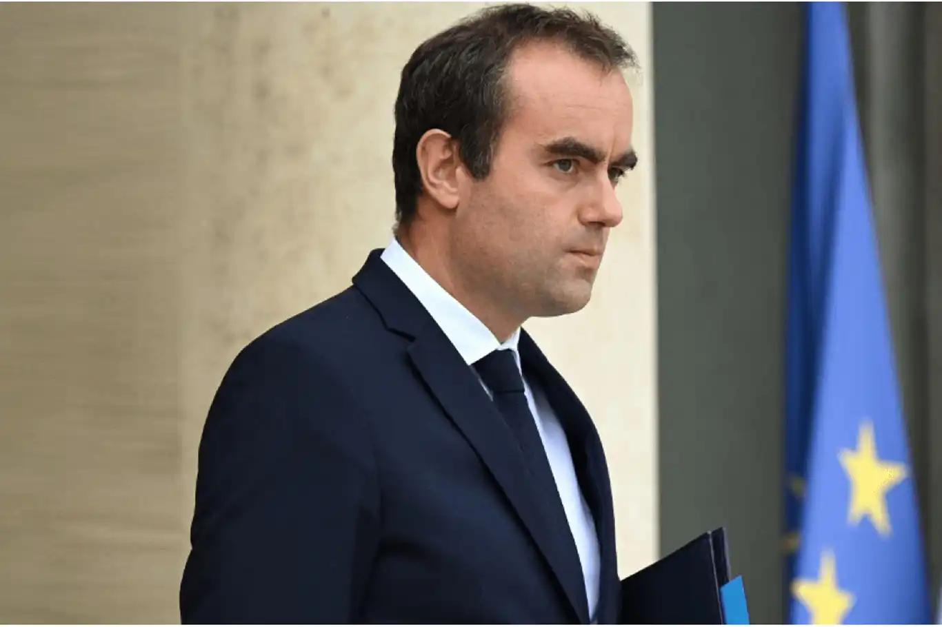 French political crisis deepens as PM Sebastien Lecornu resigns amid budget disputes