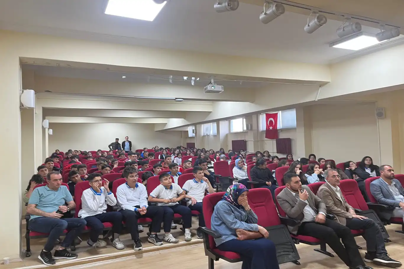 Öğrencilere Sumud Direnişi Gazze'nin Dirilişi anlatıldı Öğrencilere Sumud Direnişi Gazze'nin Dirilişi anlatıldı