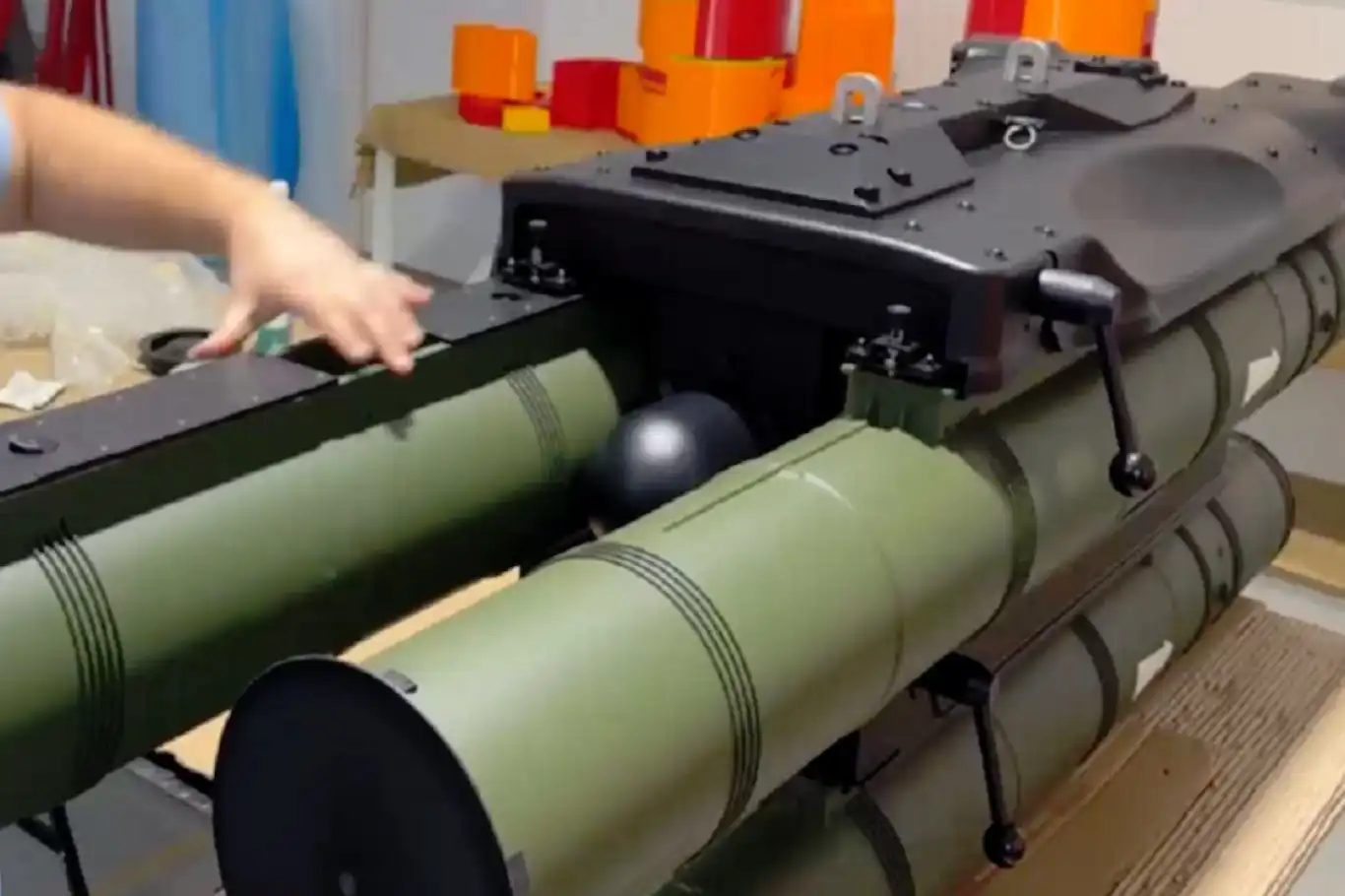 İran, işgal rejiminin bir askeri şirketin çalışanlarının kimliklerini ve video kayıtlarını yayınladı İran, işgal rejiminin bir askeri şirketin çalışanlarının kimliklerini ve video kayıtlarını yayınladı