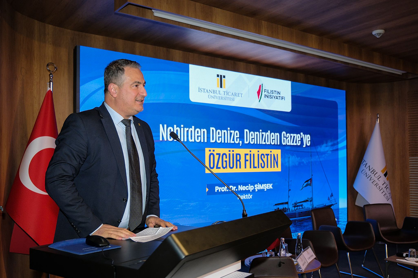 İstanbul'da "Özgür Filistin" paneli düzenlendi İstanbul'da "Özgür Filistin" paneli düzenlendi