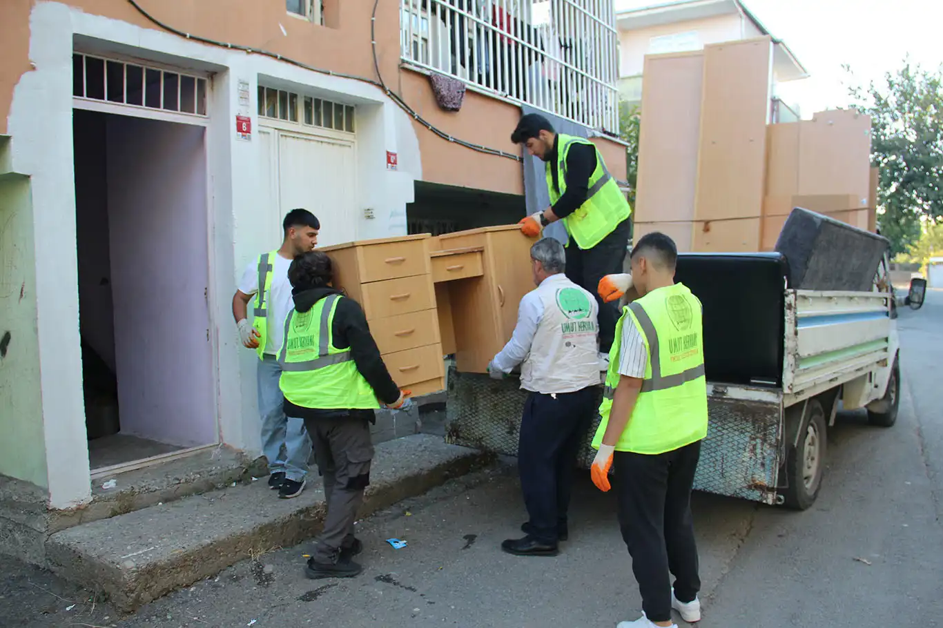 Batman'da bir ailenin daha yüzü Umut Kervanı'yla güldü