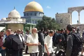 رژێمی داگیرکەری سەهیۆنی بەردەوامە لە هەڵکوتانە سەر مزگەوتی ئەقسا