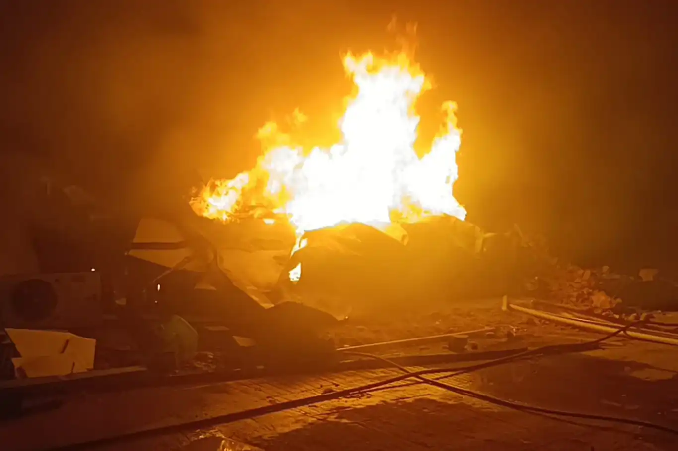 Malatya'da TOKİ şantiyesinde korkutan yangın