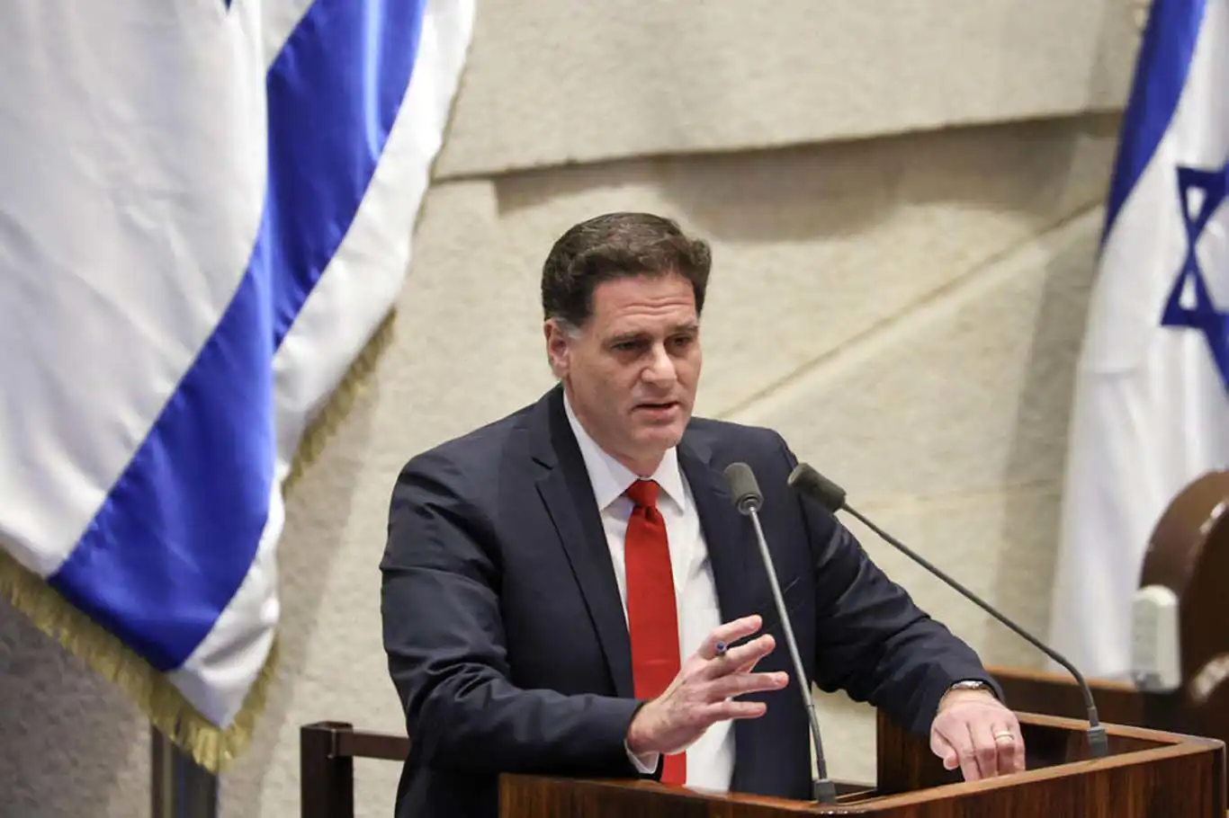 Netanyahu'nun en yakın müttefiki Ron Dermer hükümetten istifa etti