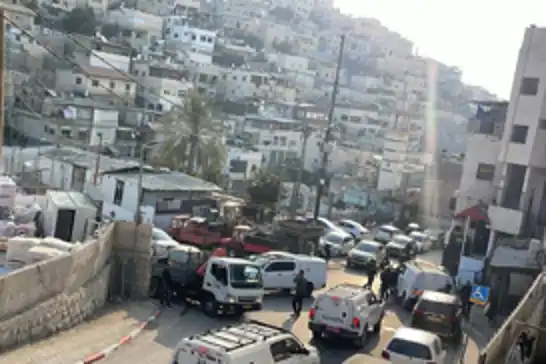 İşgalciler, Mescid-i Aksa'nın çevresinde yaşayan Filistinlilerin evlerini yıkıyor