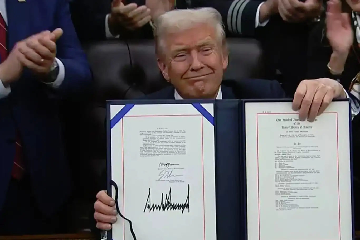 ABD’de hükümet 43 gün sonra yeniden açıldı