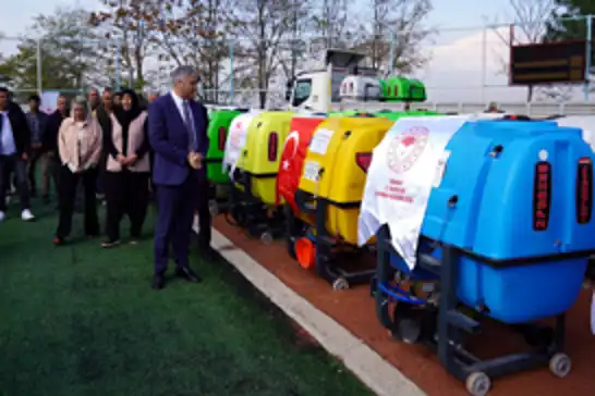 Aladağ’da üreticilere yüzde 70 hibeli ilaçlama makinesi desteği