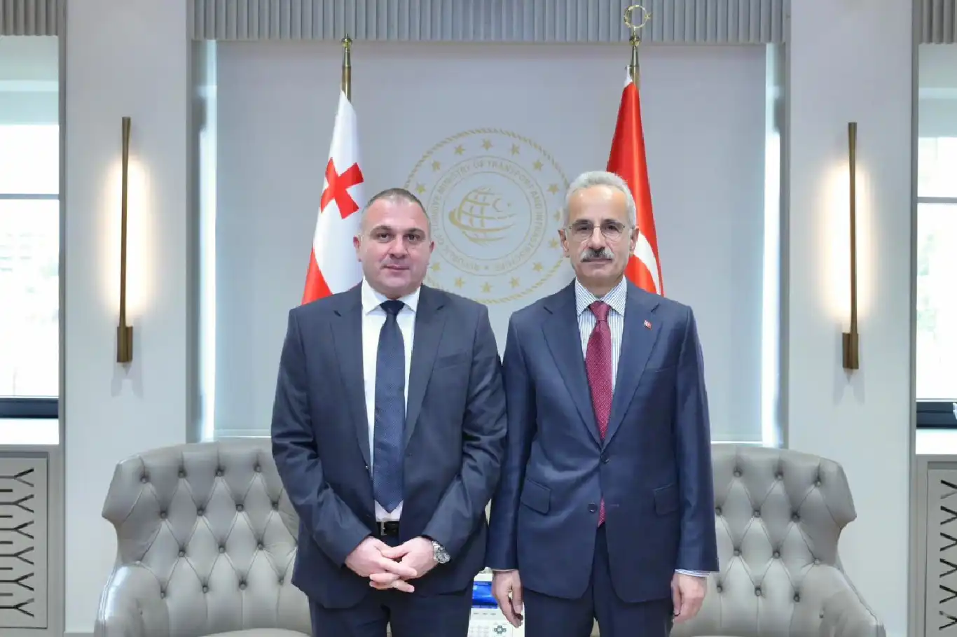 Bakan Uraloğlu, Gürcistan Altyapı Bakanı Sokhadze ile görüştü