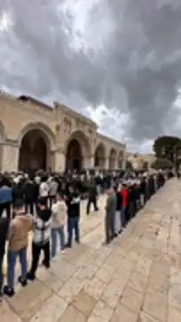 70 ألفًا يؤدون صلاة الجمعة في رحاب المسجد الأقصى