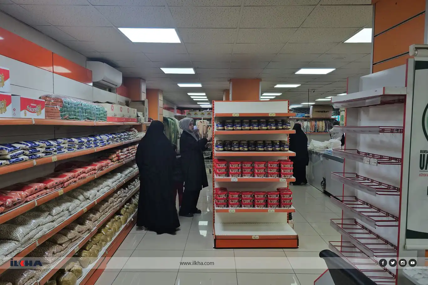 Hope Caravan’s social market provides lifeline to families in Bursa