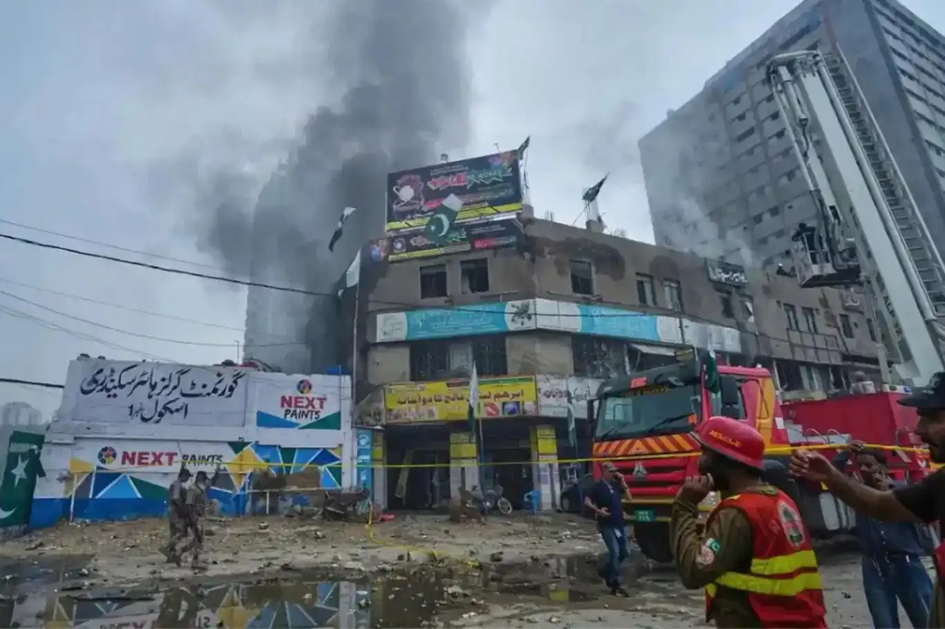 انفجار في مصنع للألعاب النارية بباكستان يودي بحياة 5 أشخاص ويصيب 7 آخرين