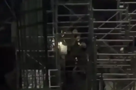 İstanbul'daki metro inşaatında iskele çöktü