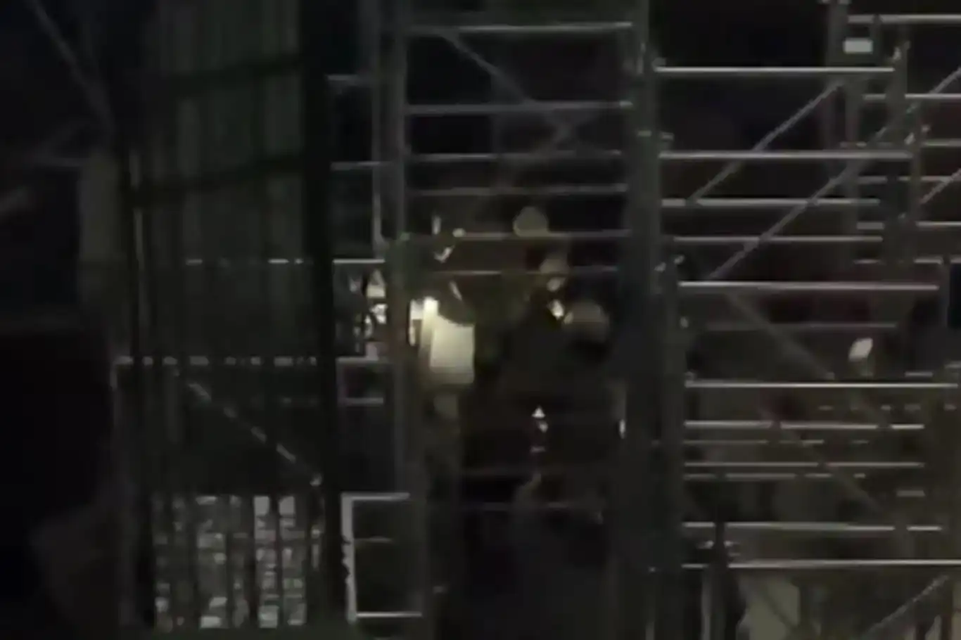 انهيار سقالة في موقع مترو إسطنبول وإصابة 3 عمال