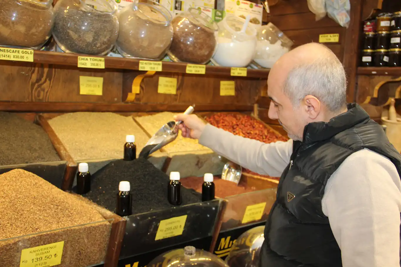 Kış aylarında taze sıkım çörek otu yağına yoğun ilgi 