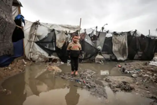 Gazze'de on binlerce çadır sular altında kaldı, yüzbinler felaketi yaşıyor