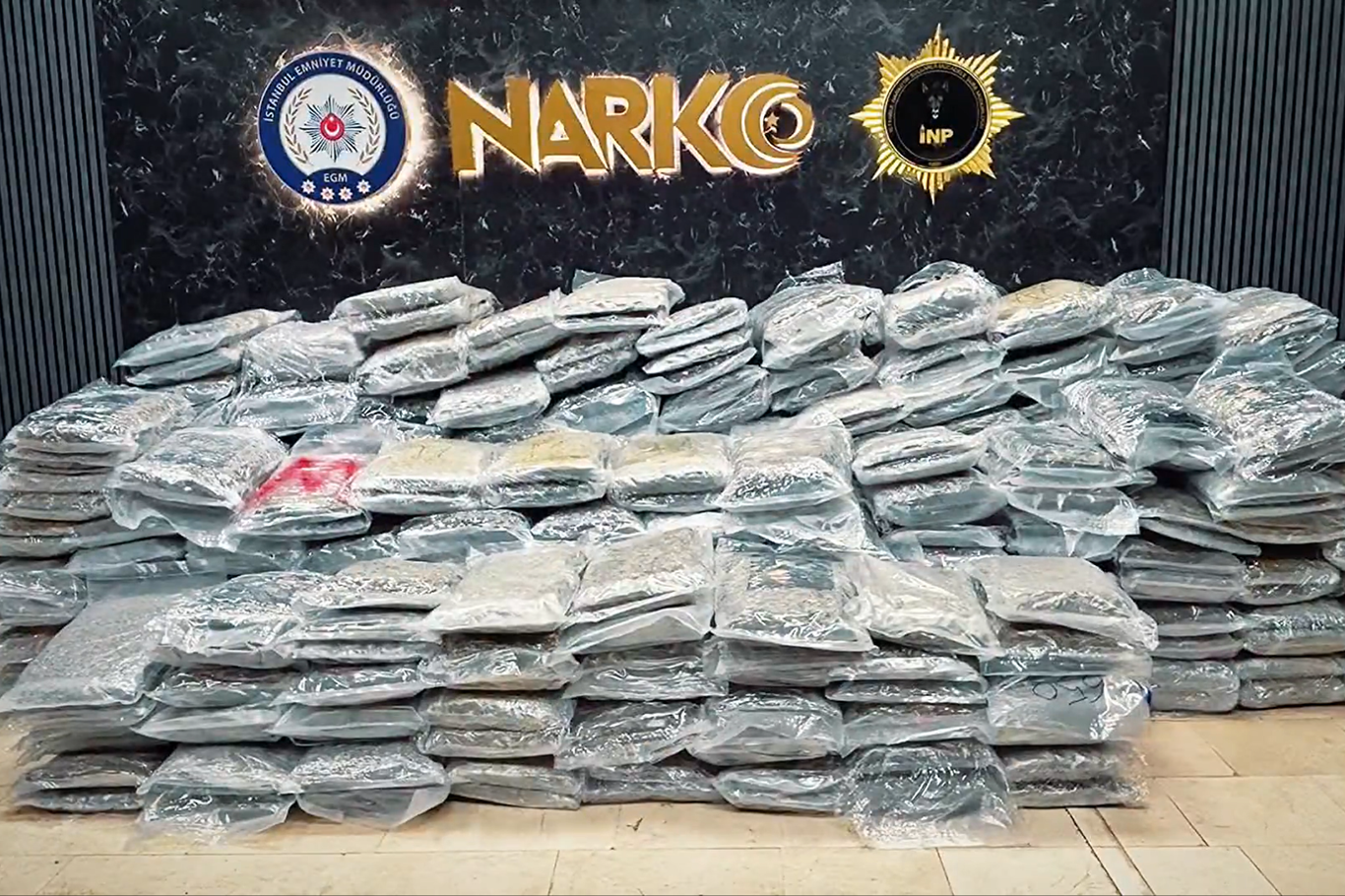 İstanbul'da 560 kilogram uyuşturucu madde ile 1,4 milyon hap ele geçirildi