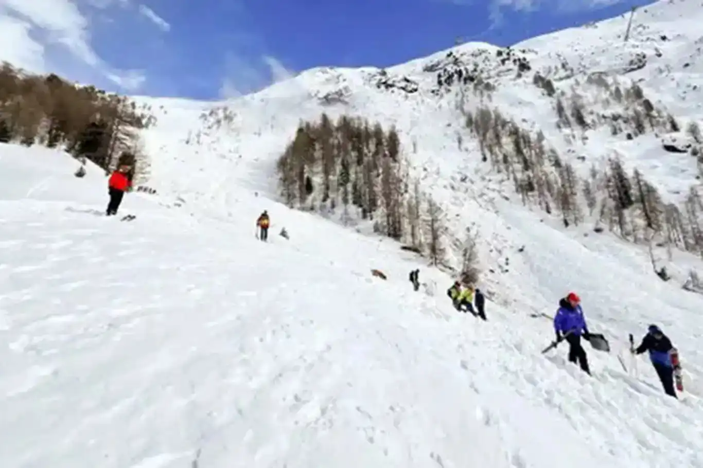 انهيار جليدي في جبال الألب الإيطالية يودي بحياة 5 متزلجين ألمان