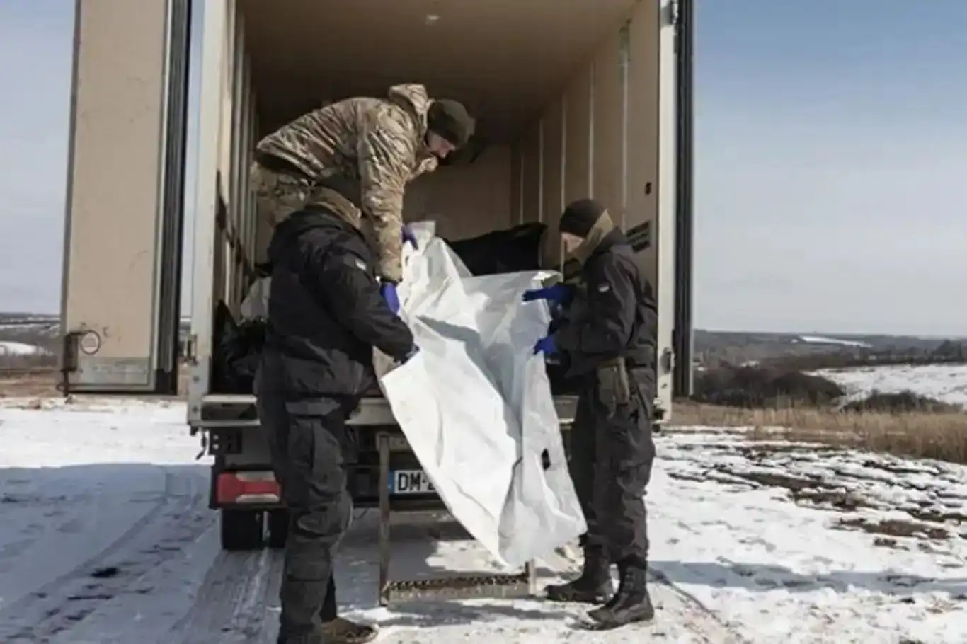 Ukrayna, Rusya’dan 1000 askerin cenazesini teslim aldı
