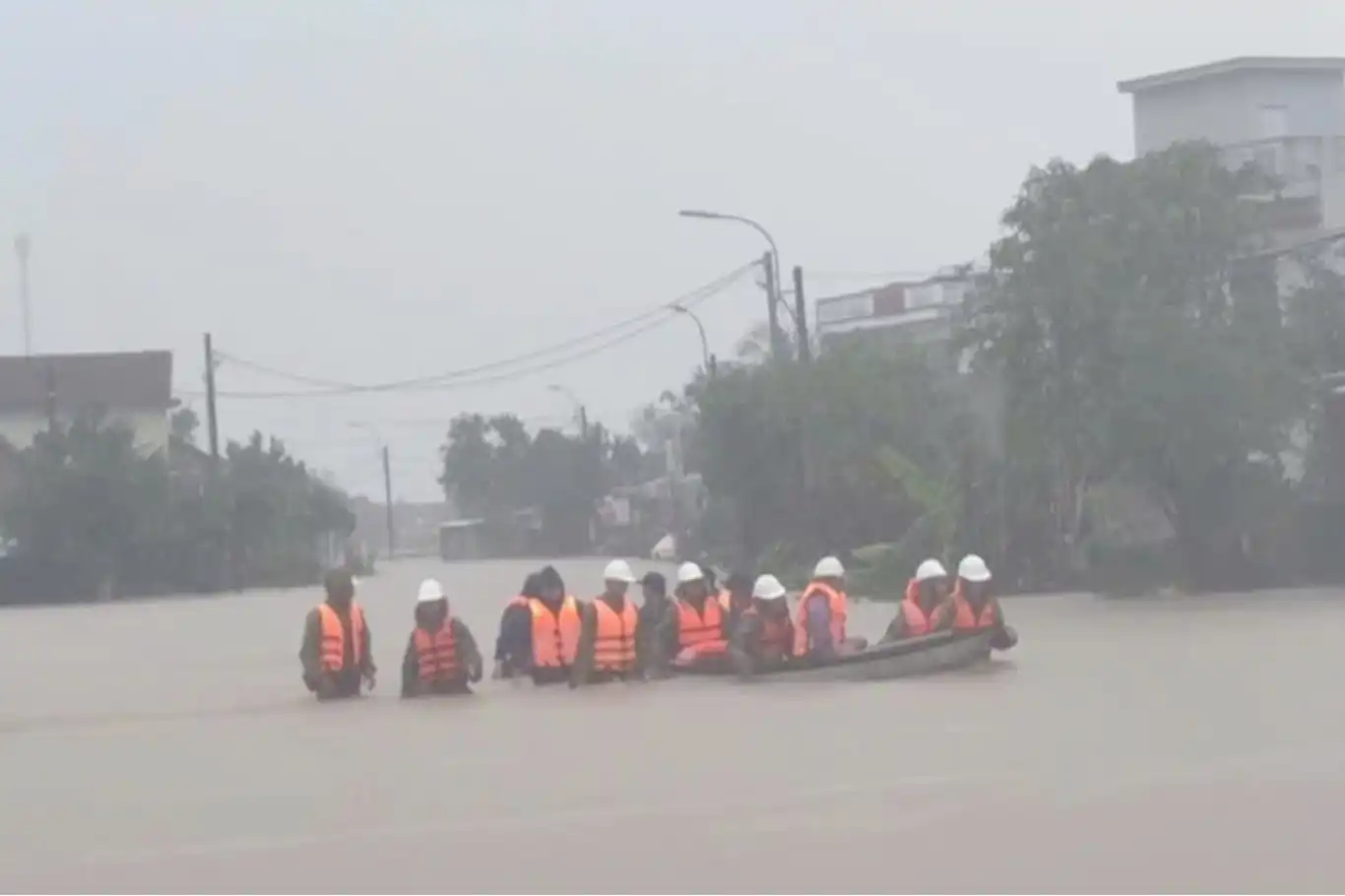 Vietnam'daki sellerde ölü sayısı 41'e yükseldi