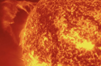 انفصال لهيب ناري عملاق عن الشمس