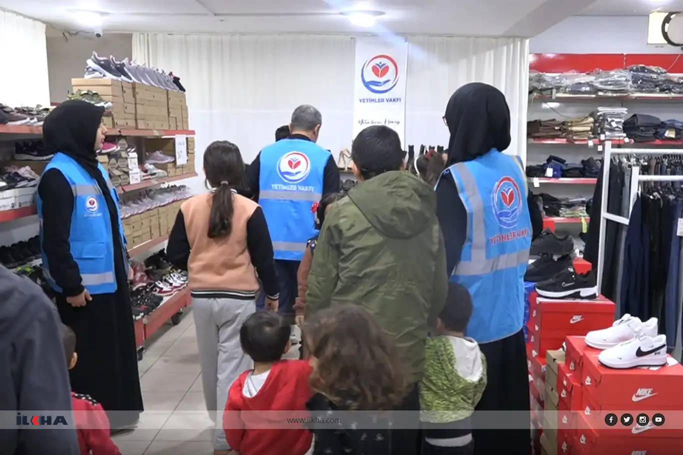 وقف الأيتام في شانلي أورفا توزع الملابس الشتوية على مئات الأيتام