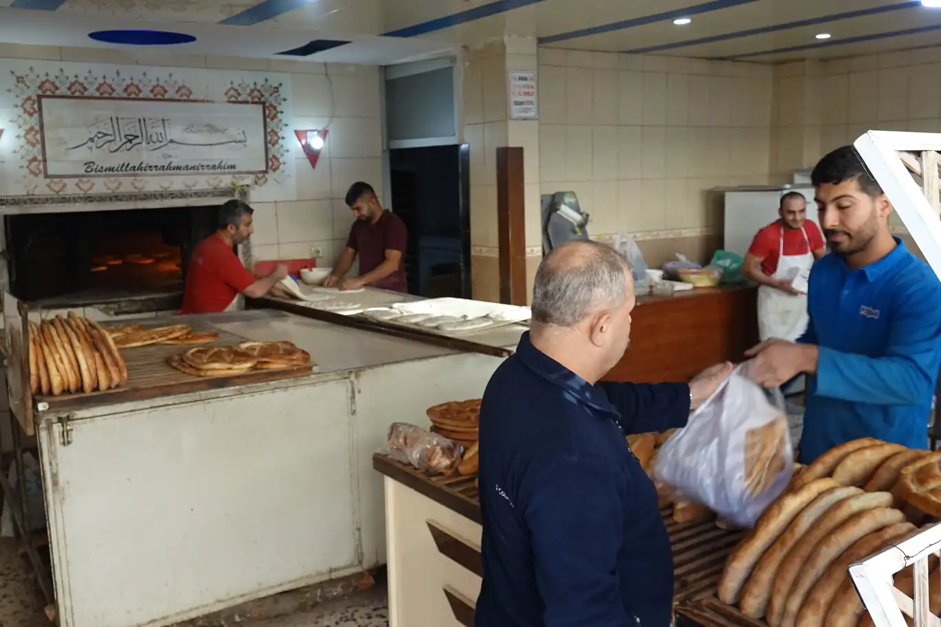 Fırıncılar artan maliyetlerden şikâyetçi: Ekmeğin fiyatı aynı, giderler katlandı