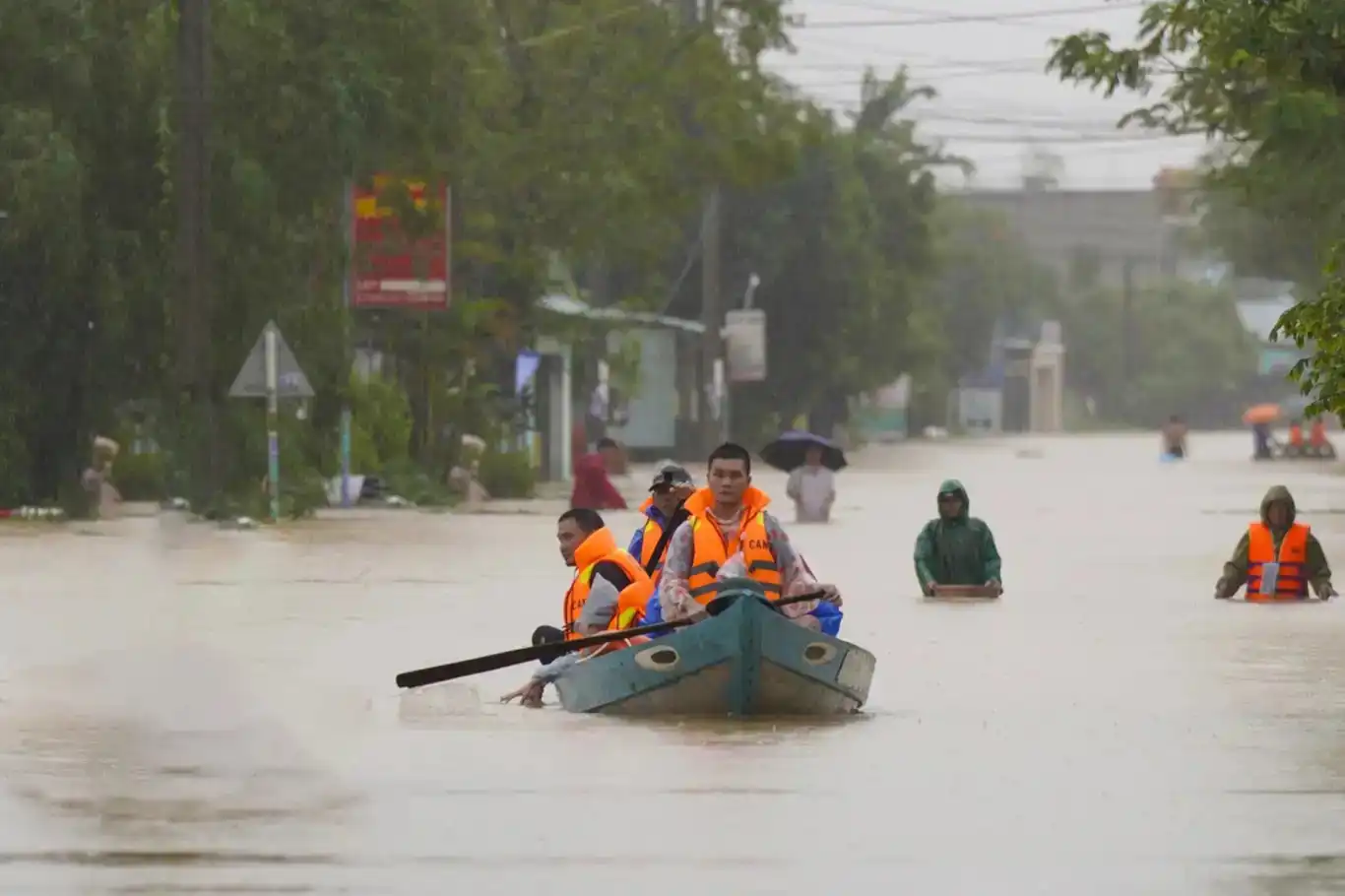 فيتنام: ارتفاع حصيلة ضحايا الفيضانات إلى 90 قتيلاً و12 مفقوداً مع استمرار عمليات البحث