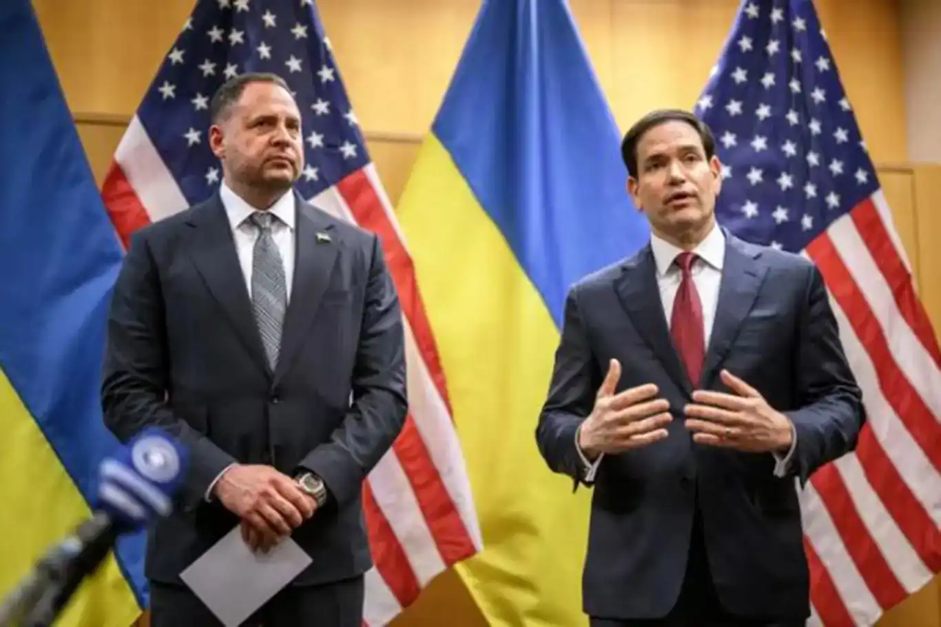 دول الاتحاد الأوروبي تقدم عرضاً بديلاً لخطة السلام الأميركية في أوكرانيا  خلال مفاوضات جنيف