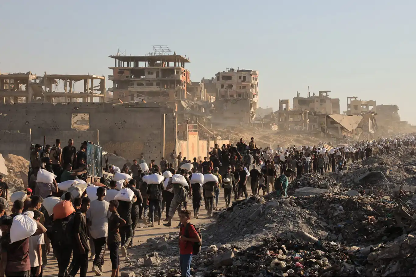 UNRWA: Gazze nüfusunun yüzde 90'ı yardıma bağımlı ve 24 saatte bir öğün yiyebiliyor