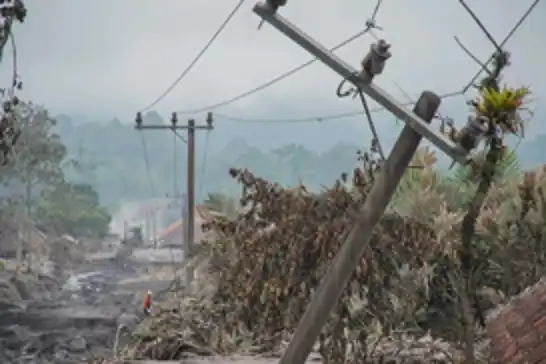 کوه سمرو در اندونزی دوباره فوران کرد