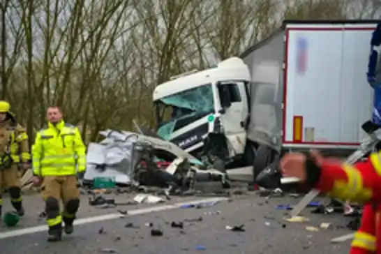 سانحه‌ی رانندگی در آلمان پس از بار برف: ۳ نفر جان باختند