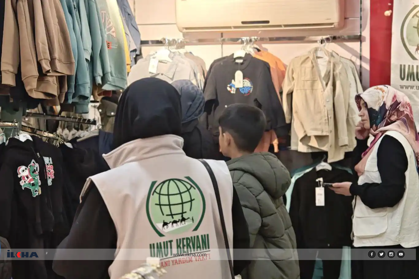 Karwana Hêvîyê li Mûşê ji mihtacan re cil û bergên zivistanê belav kir