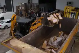 Antalya’da 25 ton tarihi geçmiş tavuk ele geçirildi