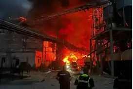 أوكرانيا تعلن استهداف مصنع لإنتاج المسيّرات ومنشآت نفطية داخل روسيا