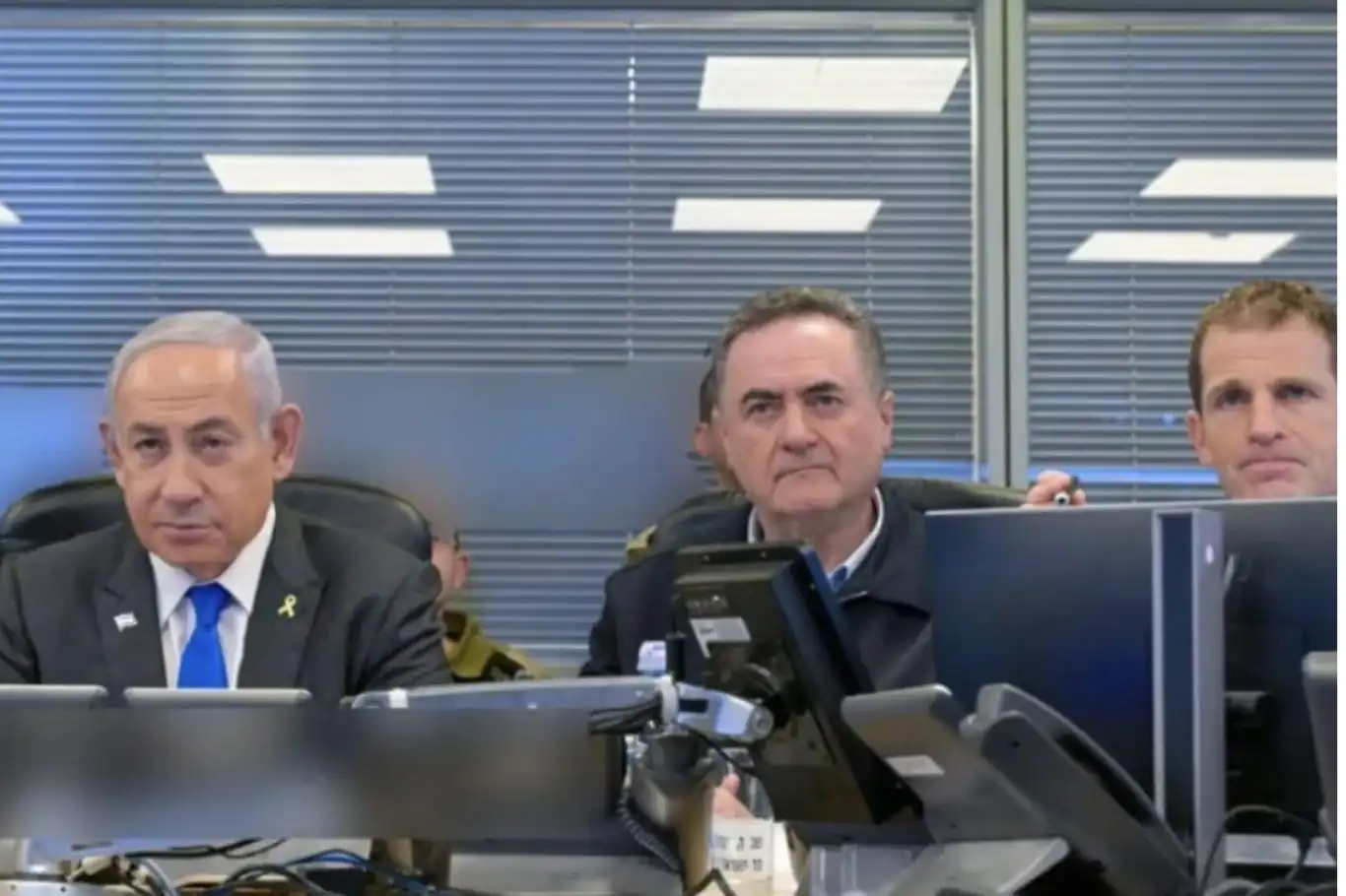 تقارير صحفية: نتنياهو يدرس إقالة الوزير يسرائيل كاتس وتعيين غدعون ساعر خلفاً له