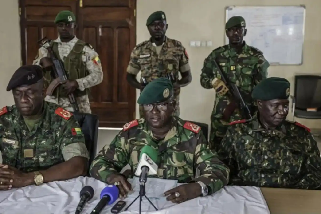 غينيا بيساو: انقلاب عسكري يطيح بالحكومة