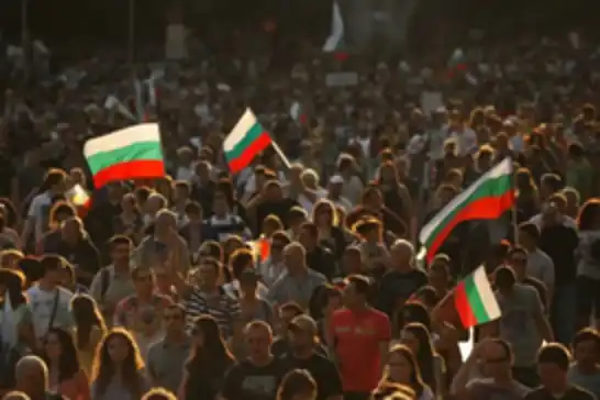 آلاف البلغار يتظاهرون في صوفيا احتجاجاً على مشروع الموازنة الجديد