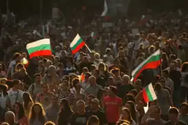 آلاف البلغار يتظاهرون في صوفيا احتجاجاً على مشروع الموازنة الجديد