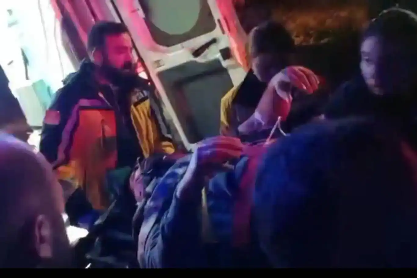 Li Meletiyê du wesayît li hev ketin: 4 birîndar