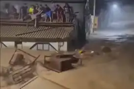 ژمارەی گیانلەدەستدان بەهۆی بارانبارینی بەخوڕی ئەندەنوسیا ٣٠٠ کەسی تێپەڕاند