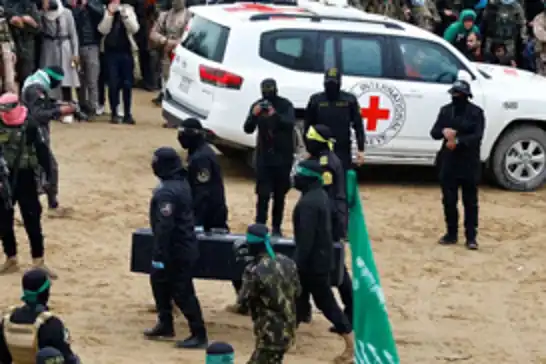 تحویل اجساد 3 اسیر صهیونیست توسط حماس به صلیب سرخ