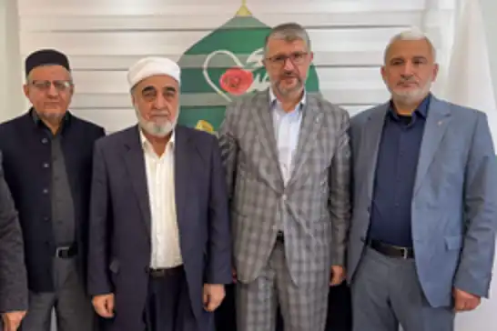 Muhammed Emin Yıldırım, Peygamber Sevdalıları Vakfı'nı ziyaret etti