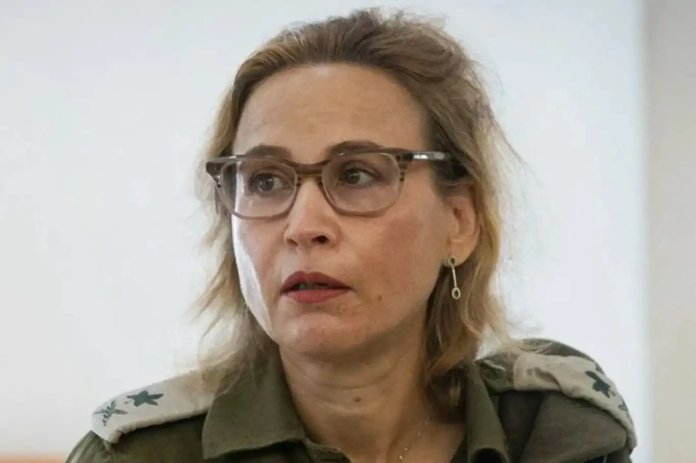 الاحتلال الصهيوني يعتقل المدعية العسكرية بعد كشفها اعتداء جنسيًا على أسير فلسطيني