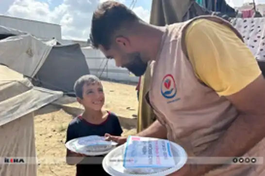 وقف الأيتام يواصل مشروعه الإغاثي "مائدة كل يوم" في غزة