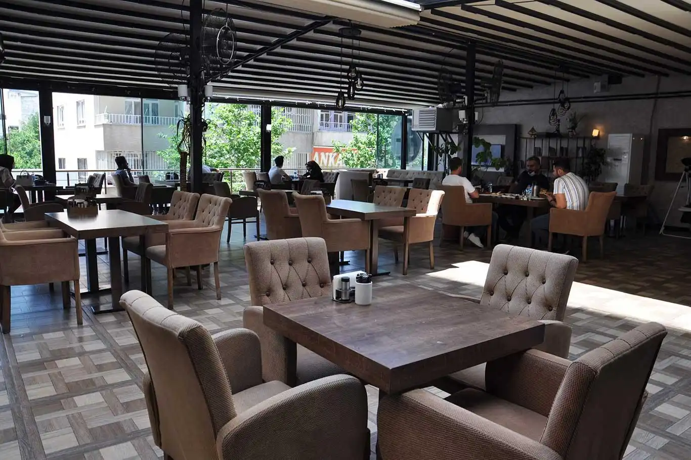 Yeme-içmede yeni dönem: Servis ve masa ücretleri kaldırılıyor
